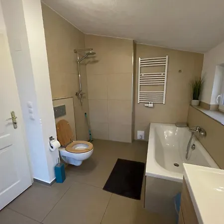 Apartment #8 Doppelzimmer Mit Gemeinschaftsbad