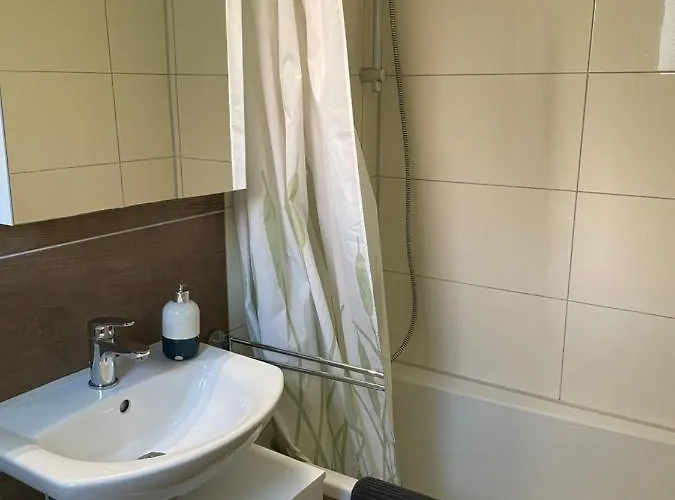 アパート #8 Doppelzimmer Mit Gemeinschaftsbad メミンゲン